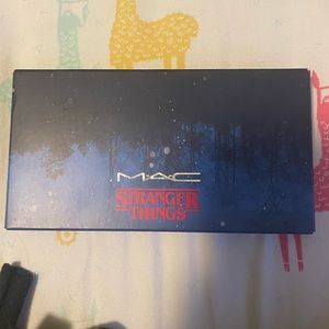 NWOT Mac Stranger Things Palette “The Void”